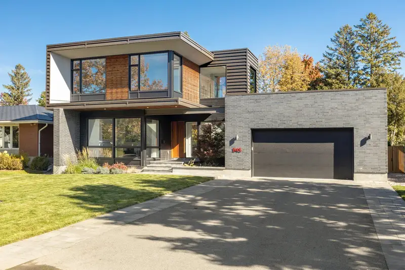 Modern home with a clean driveway